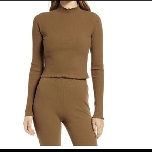 Good American Mock Neck Long Sleeve Ribbed Sepia Crop Top